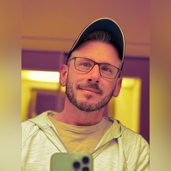 Meet your Posher, Dean - Picture 1 of 2